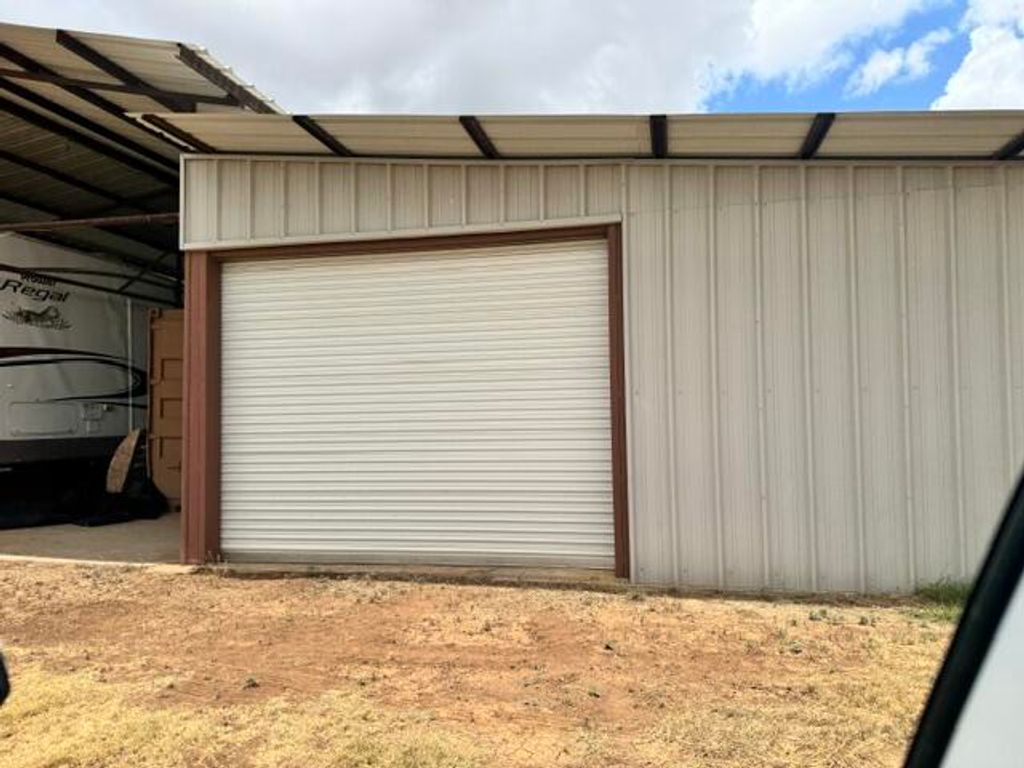 Image 21 of property listing at 7719 County Road 6002, Millersview, TX 76862