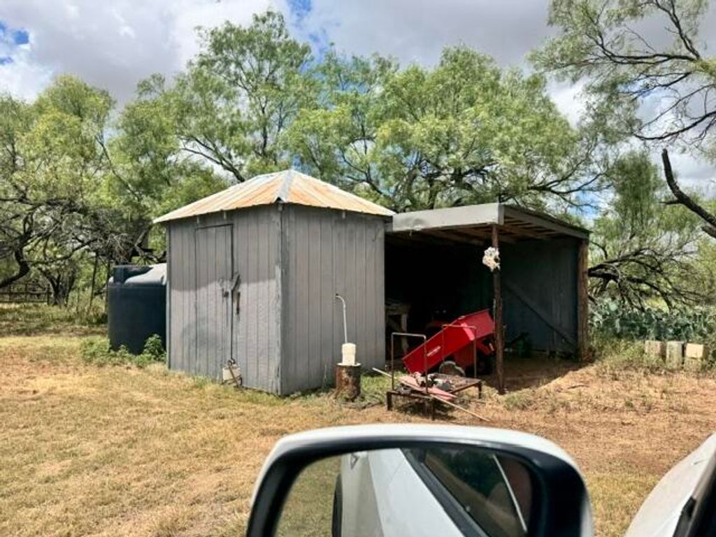 Image 25 of property listing at 7719 County Road 6002, Millersview, TX 76862