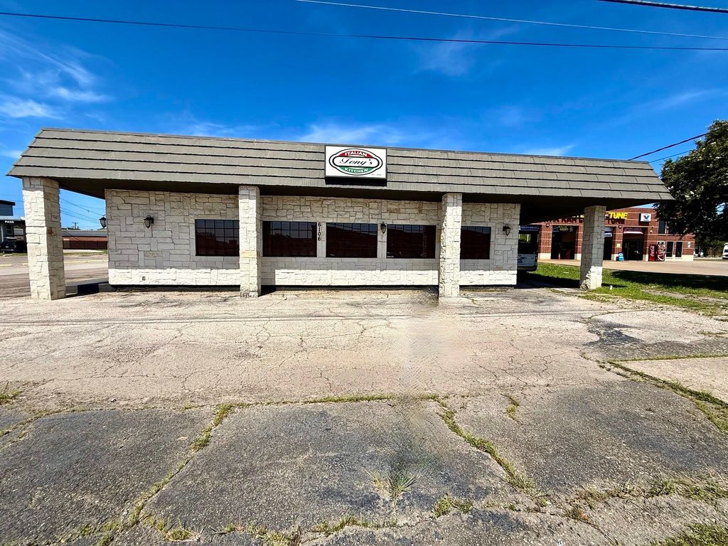 6106 Wesley Street, Greenville, TX 75402