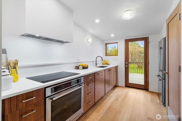 3216 Bennett Drive, Bellingham, WA 98225