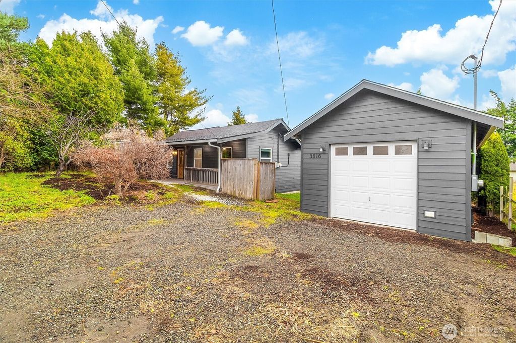 3216 Bennett Drive, Bellingham, WA 98225