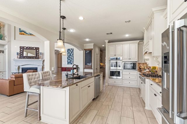 2146 Graystone Hills Drive, Conroe, TX 77304