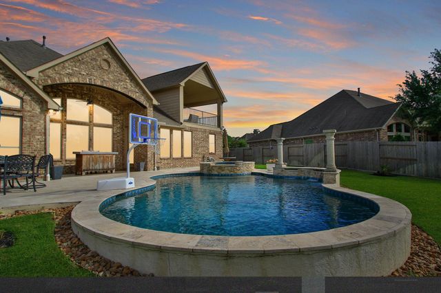 2146 Graystone Hills Drive, Conroe, TX 77304