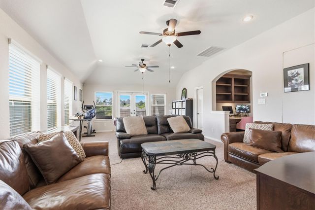 2146 Graystone Hills Drive, Conroe, TX 77304