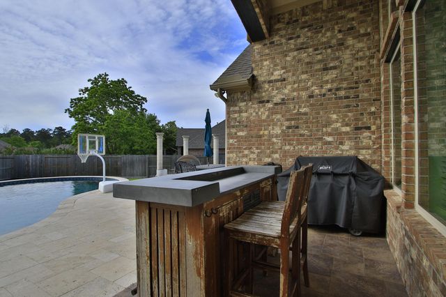 2146 Graystone Hills Drive, Conroe, TX 77304