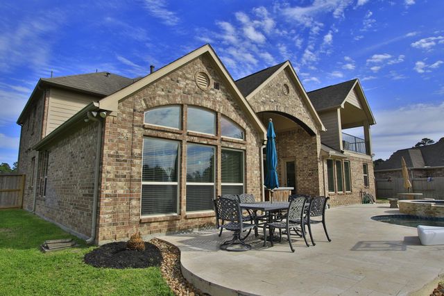 2146 Graystone Hills Drive, Conroe, TX 77304
