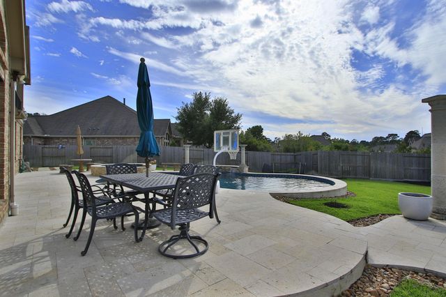 2146 Graystone Hills Drive, Conroe, TX 77304