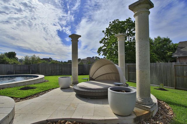 2146 Graystone Hills Drive, Conroe, TX 77304