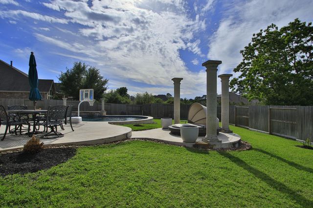 2146 Graystone Hills Drive, Conroe, TX 77304