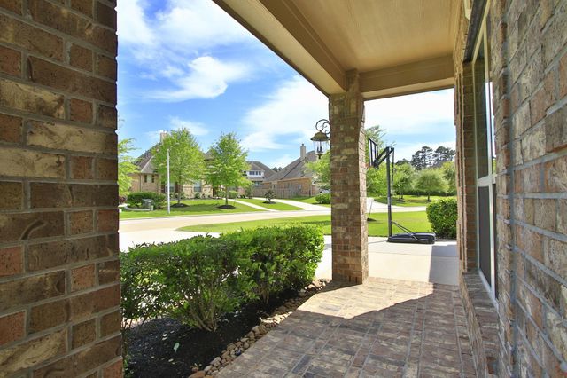 2146 Graystone Hills Drive, Conroe, TX 77304