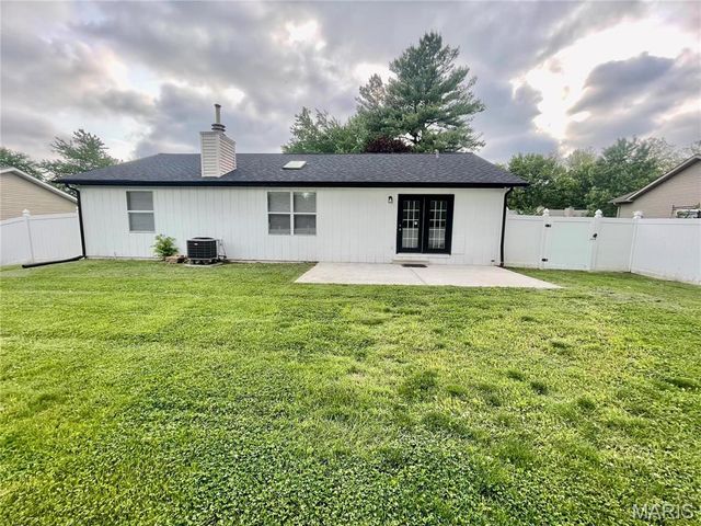 52 Innsbruck Lane, Shiloh, IL 62221