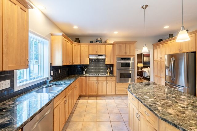 16 Ridgeview Lane, Mansfield, MA 02048