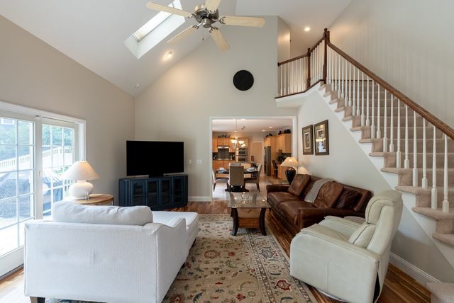 16 Ridgeview Lane, Mansfield, MA 02048