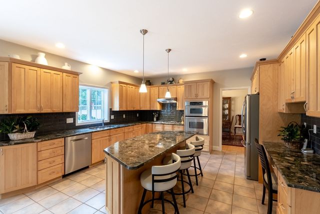 16 Ridgeview Lane, Mansfield, MA 02048