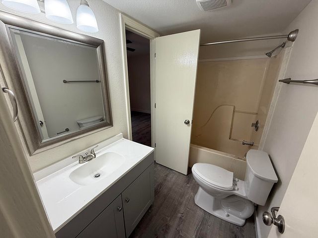 1709 HANOVER BLVD, Columbia, MO 65202