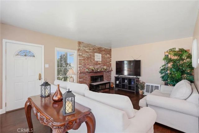 943 E Olive, Pomona, CA 91766