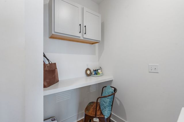 100 Thompson Ln Unit 9, Nashville, TN 37211