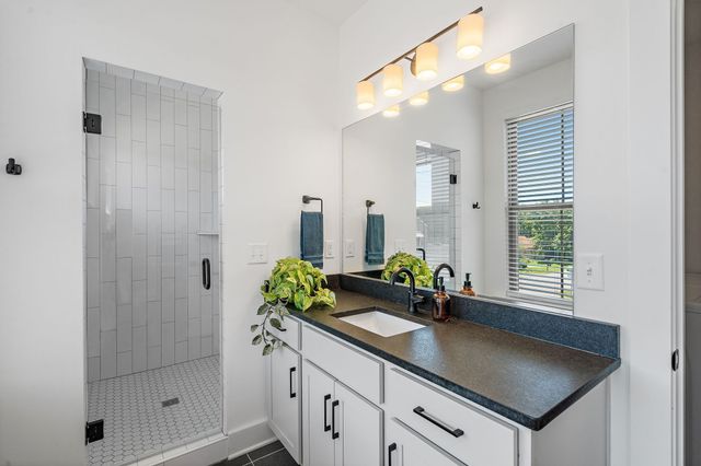 100 Thompson Ln Unit 9, Nashville, TN 37211