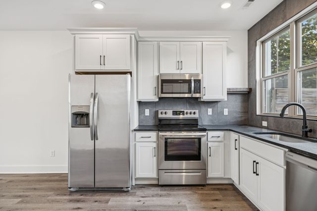 100 Thompson Ln Unit 9, Nashville, TN 37211