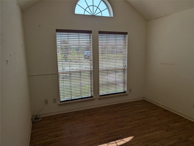 525 Peach Tree Road, Mabank, TX 75156