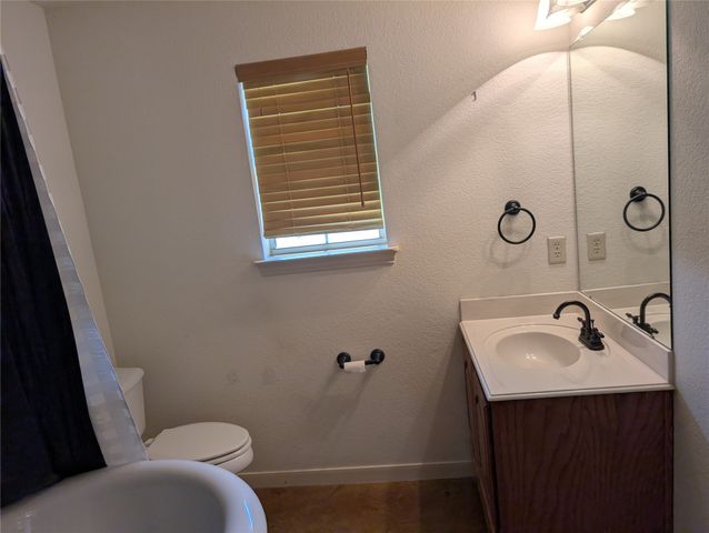 525 Peach Tree Road, Mabank, TX 75156