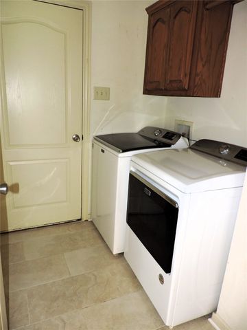 525 Peach Tree Road, Mabank, TX 75156