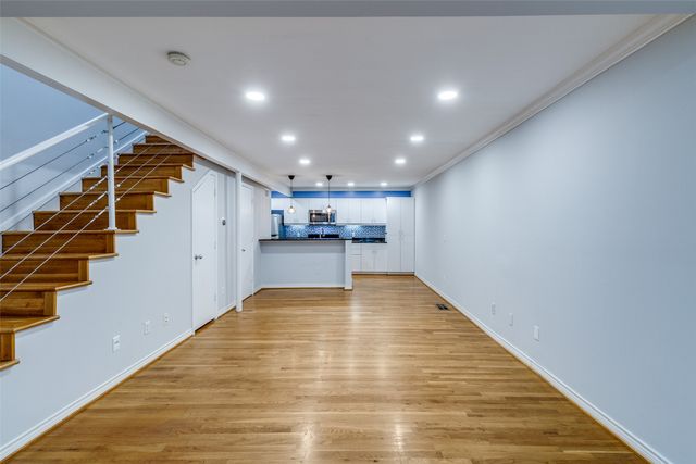4122 Travis Street 13, Dallas, TX 75204