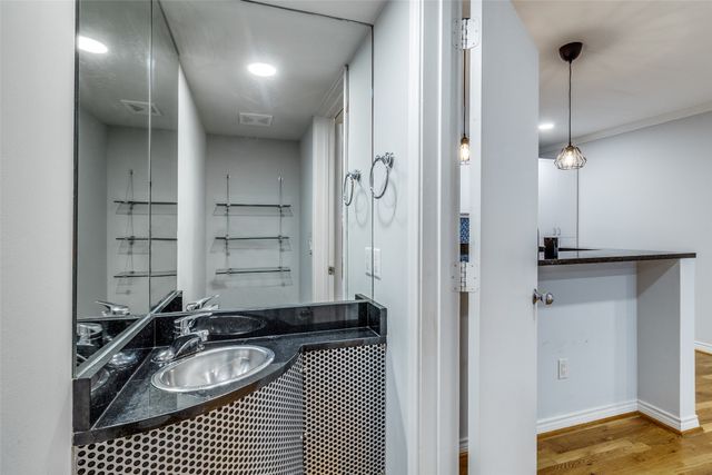 4122 Travis Street 13, Dallas, TX 75204