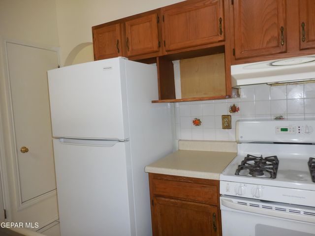 11392 Lake Erie Drive, El Paso, TX 79936