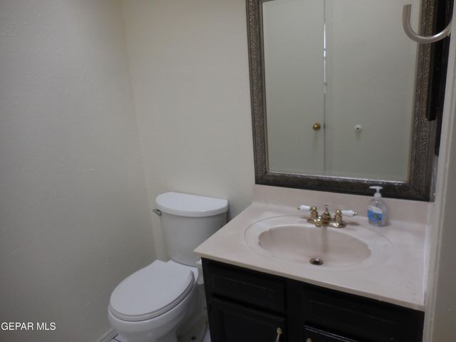 11392 Lake Erie Drive, El Paso, TX 79936