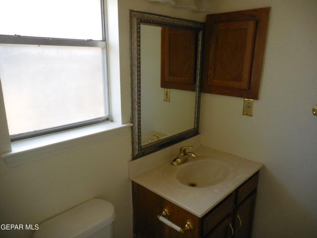 11392 Lake Erie Drive, El Paso, TX 79936