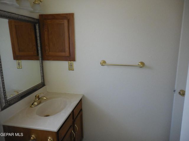 11392 Lake Erie Drive, El Paso, TX 79936