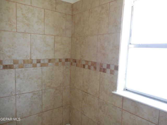 11392 Lake Erie Drive, El Paso, TX 79936