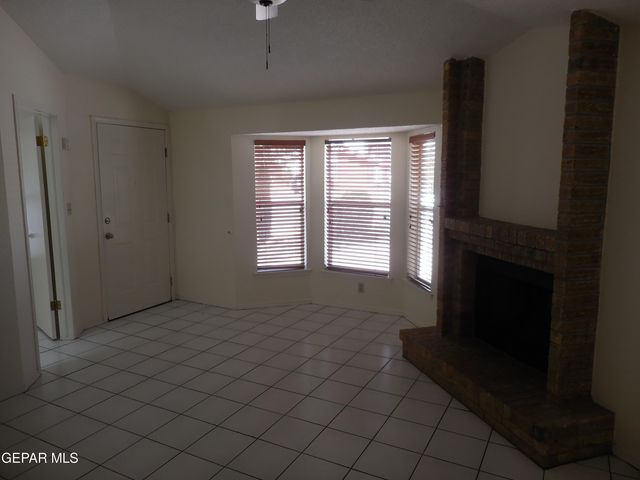 11392 Lake Erie Drive, El Paso, TX 79936