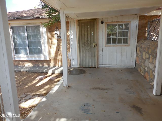 11392 Lake Erie Drive, El Paso, TX 79936