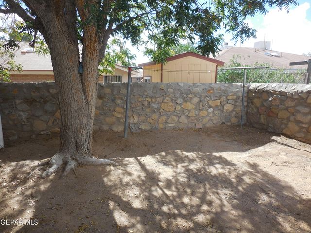 11392 Lake Erie Drive, El Paso, TX 79936