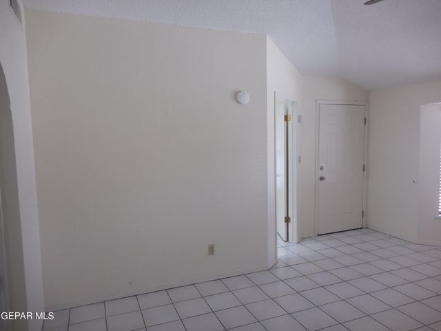 11392 Lake Erie Drive, El Paso, TX 79936