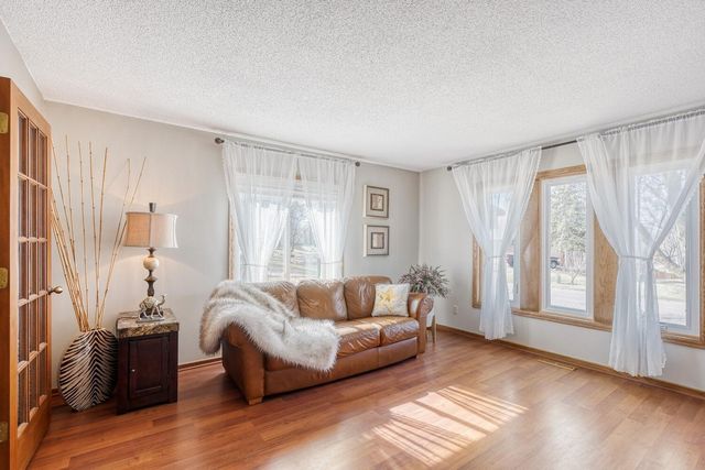 4120 Minnesota Lane N, Plymouth, MN 55446