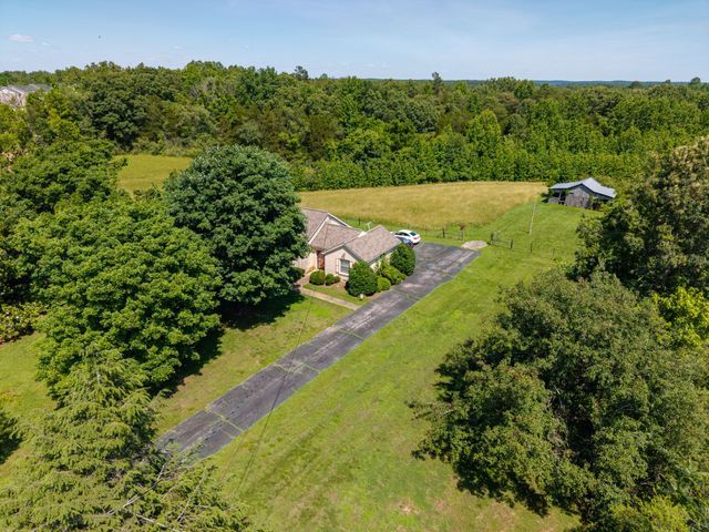 2161 Fairview Blvd, Fairview, TN 37062