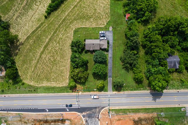 2161 Fairview Blvd, Fairview, TN 37062