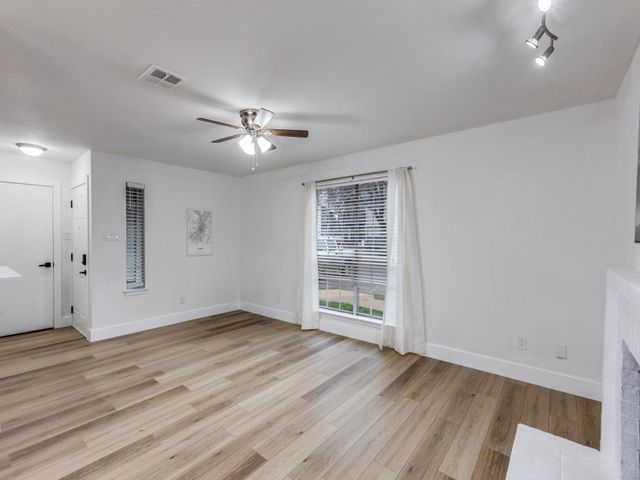 1845 River Crossing CIR A, Austin, TX 78741