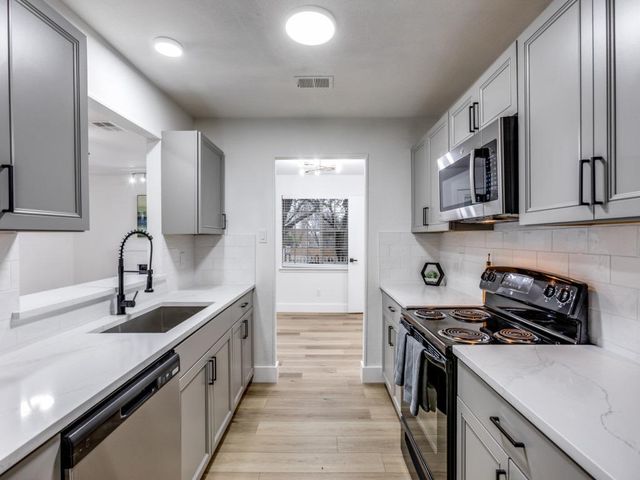 1845 River Crossing CIR A, Austin, TX 78741