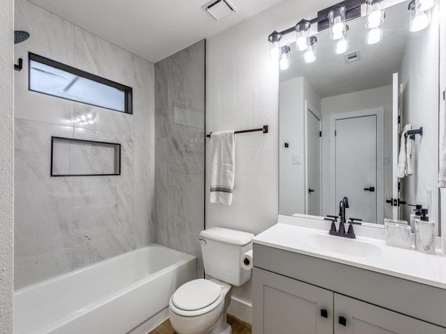 1845 River Crossing CIR A, Austin, TX 78741