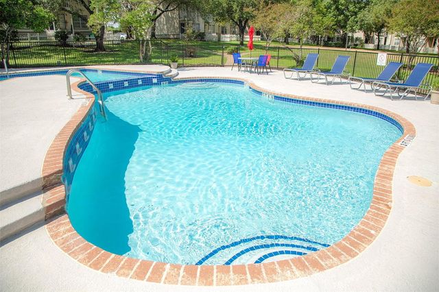 1845 River Crossing CIR A, Austin, TX 78741