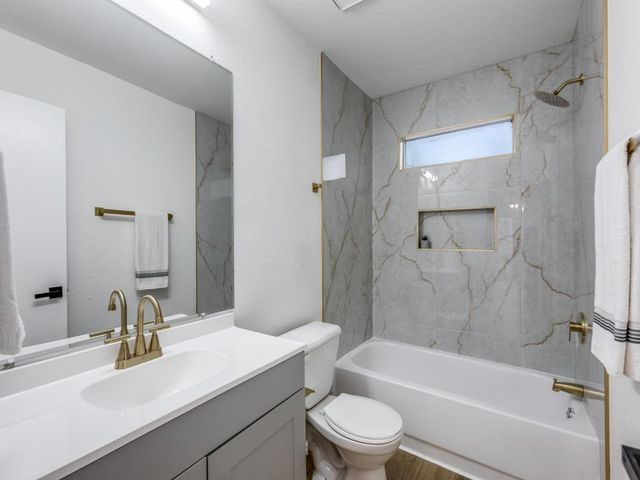 1845 River Crossing CIR A, Austin, TX 78741