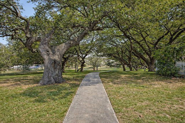 1845 River Crossing CIR A, Austin, TX 78741