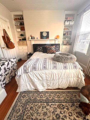 207 Cummins Hwy 1F, Boston, MA 02131
