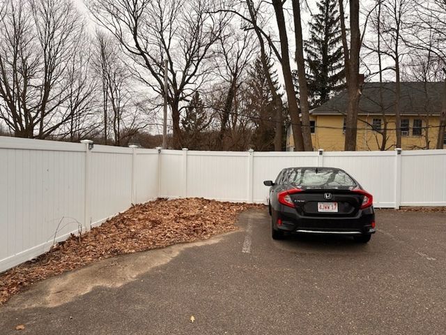 207 Cummins Hwy 1F, Boston, MA 02131