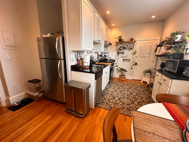 207 Cummins Hwy 1F, Boston, MA 02131