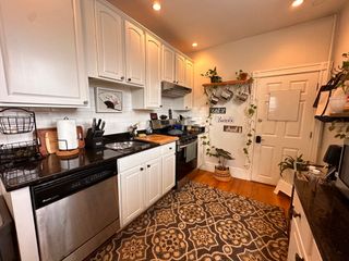 207 Cummins Hwy 1F, Boston, MA 02131